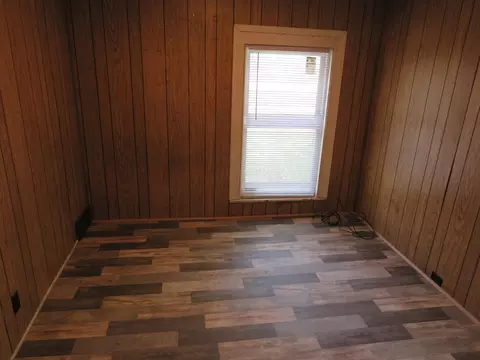 Bedroom - 317 Deleon St, Ottawa, IL 61350 photo 4 of 4
