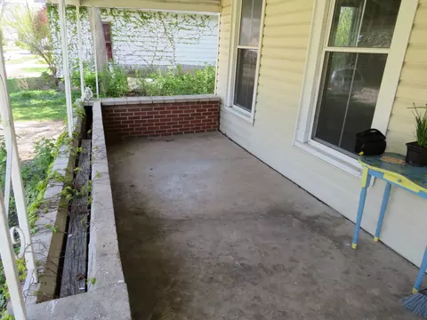 Exterior - 317 Deleon St, Ottawa, IL 61350 photo 5 of 5