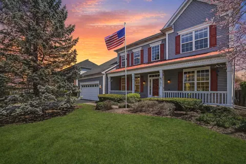 761 Majestic Dr, Algonquin, IL 60102