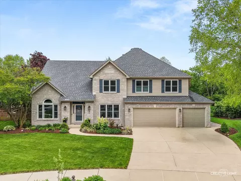 310 Flintlock Ct, Oswego, IL 60543