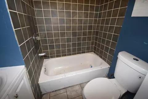 Bath - 4250 S Artesian Ave, Chicago, IL 60632 photo 1 of 3