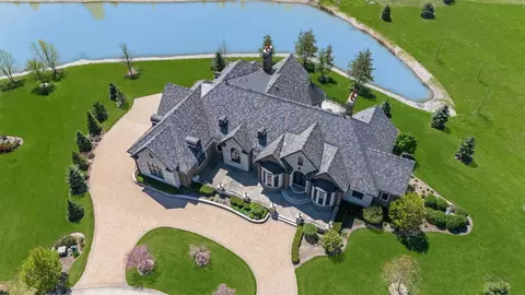 23 Enclave Ct, South Barrington, IL 60010