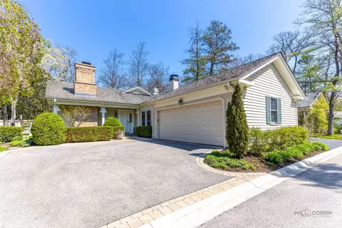 2 Court Of Fox River Vly, Lincolnshire, IL 60069