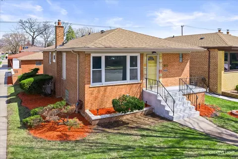 11101 S Ewing Ave, Chicago, IL 60617