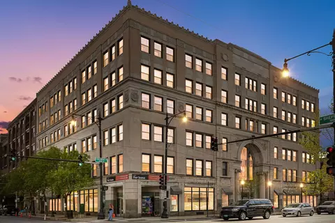 3150 N Sheffield Ave #304, Chicago, IL 60657
