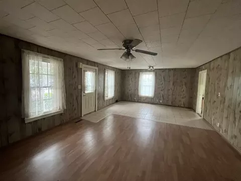 Living - 610 W Central Blvd, Kewanee, IL 61443 photo 1 of 3