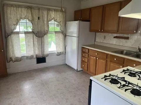 Kitchen - 610 W Central Blvd, Kewanee, IL 61443 photo 2 of 2
