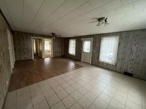 Living - 610 W Central Blvd, Kewanee, IL 61443 photo 2 of 3
