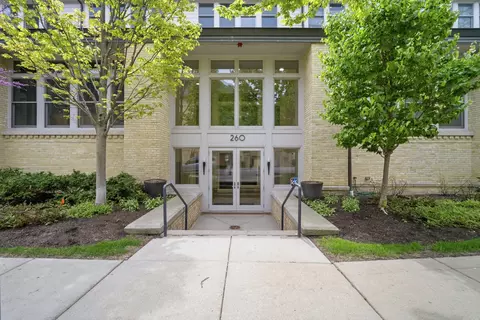 260 Whistler Rd #2BC, Highland Park, IL 60035