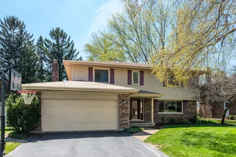647 W Kimball Ave, Palatine, IL 60067