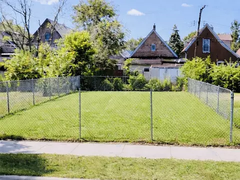 1330 S Oakley Ave, Chicago, IL 60608