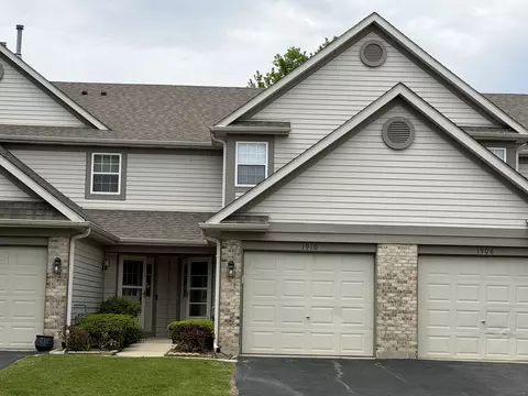 1910 Grove Ave, Schaumburg, IL 60193