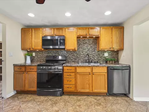 Kitchen - 128 Wilson Ave, Machesney Park, IL 61115 photo 2 of 5
