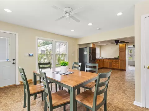Dining - 128 Wilson Ave, Machesney Park, IL 61115 photo 4 of 4