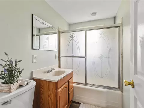 Bath - 128 Wilson Ave, Machesney Park, IL 61115 photo 1 of 1