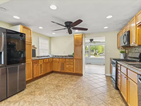 Kitchen - 128 Wilson Ave, Machesney Park, IL 61115 photo 4 of 5