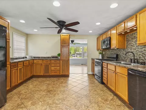 Kitchen - 128 Wilson Ave, Machesney Park, IL 61115 photo 5 of 5