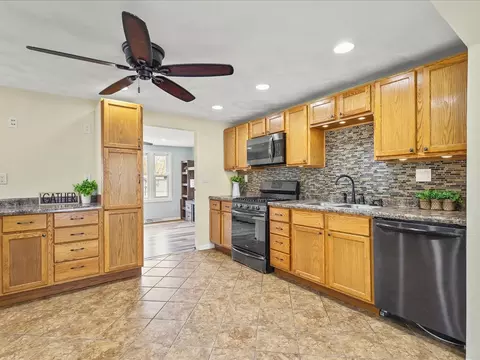 Kitchen - 128 Wilson Ave, Machesney Park, IL 61115 photo 3 of 5