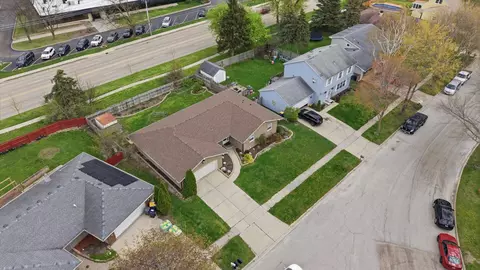 View/Area - 25 Devonshire Cir, Elgin, IL 60123 photo 3 of 5