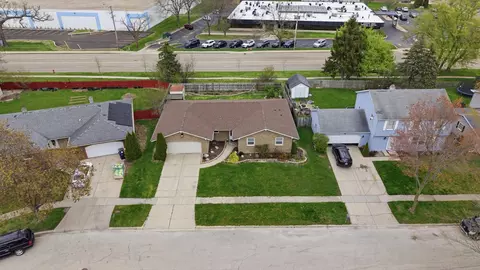 View/Area - 25 Devonshire Cir, Elgin, IL 60123 photo 1 of 5