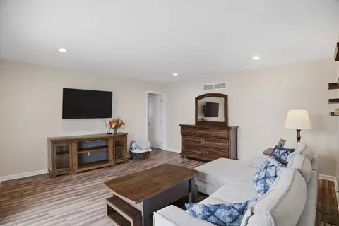 Other - 25 Devonshire Cir, Elgin, IL 60123 photo 1 of 5