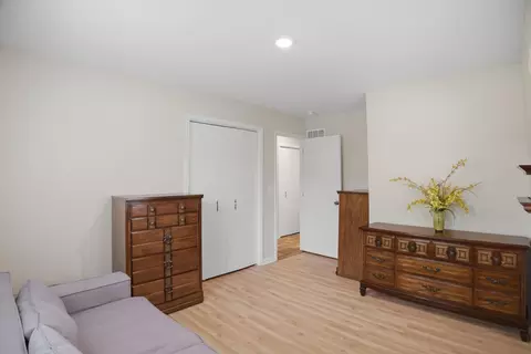 Bedroom - 25 Devonshire Cir, Elgin, IL 60123 photo 5 of 7