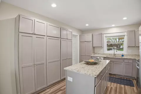Kitchen - 25 Devonshire Cir, Elgin, IL 60123 photo 2 of 2