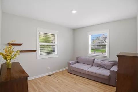 Bedroom - 25 Devonshire Cir, Elgin, IL 60123 photo 6 of 7