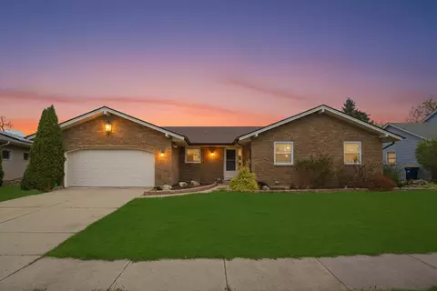 Exterior - 25 Devonshire Cir, Elgin, IL 60123 photo 4 of 4