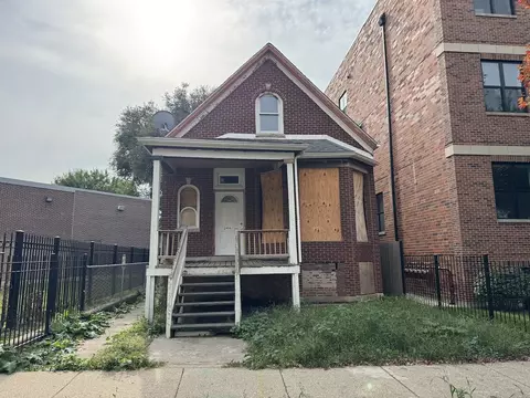 2416 N Linden Pl, Chicago, IL 60647