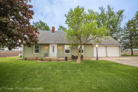 8994 Illinois Route 64, Sycamore, IL 60178