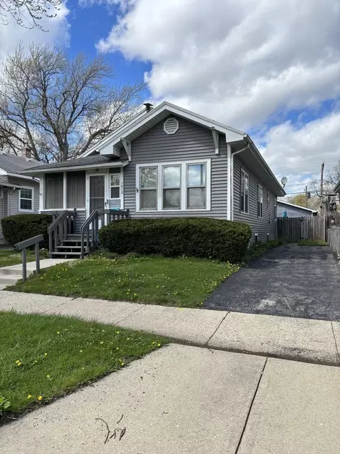 1018 Massena Ave, Waukegan, IL 60085