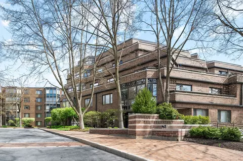 601 Mulberry Pl #3B, Highland Park, IL 60035