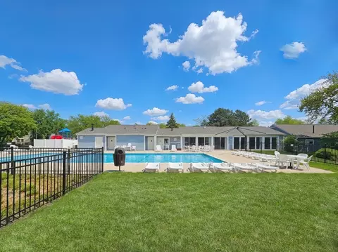 Exterior - 751 Dover Pl #4C, Wheeling, IL 60090 photo 7 of 7