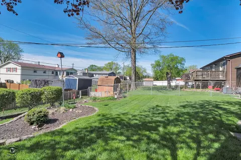 Exterior - 5641 Dover Rd, Oak Forest, IL 60452 photo 4 of 6