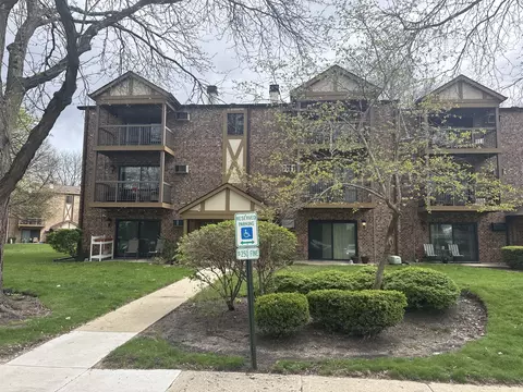 811 S Dwyer Ave #E, Arlington Heights, IL 60005