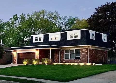 533 N Beck Rd, Lindenhurst, IL 60046