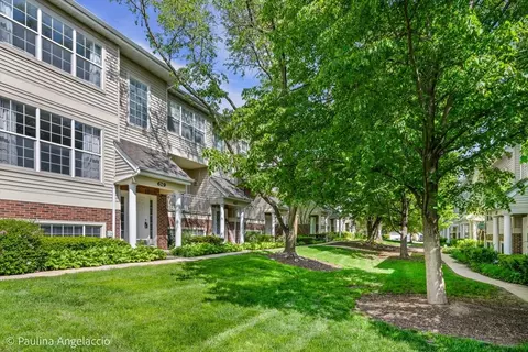629 Pheasant Trl, Saint Charles, IL 60174