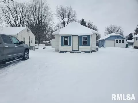 1385 Clark St, Galesburg, IL 61401