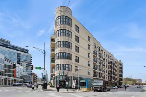 520 N Halsted St #608, Chicago, IL 60642