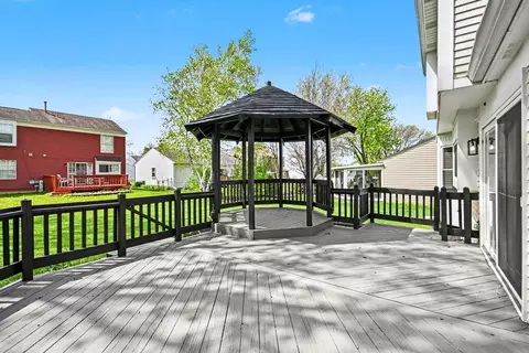 Exterior - 3252 Gresham Ln, Aurora, IL 60504 photo 3 of 7