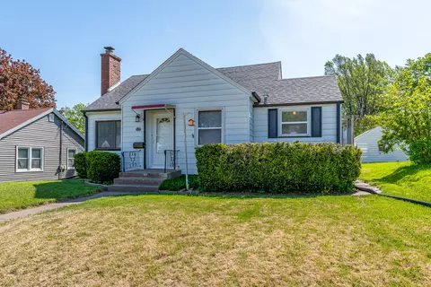 2639 N Howell St, Davenport, IA 52804