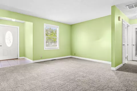 Living - 501 E Cherry St, Le Roy, IL 61752 photo 3 of 5