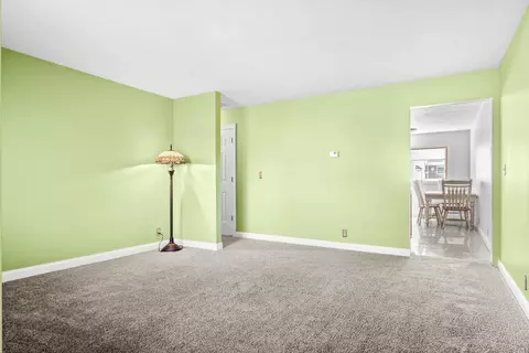 Living - 501 E Cherry St, Le Roy, IL 61752 photo 2 of 5