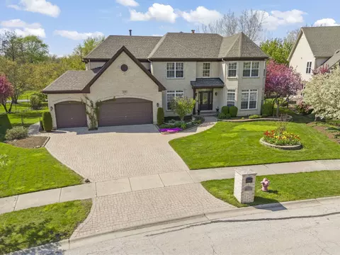 318 Erie Cir, Bloomingdale, IL 60108