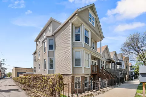 2317 W Barry Ave, Chicago, IL 60618
