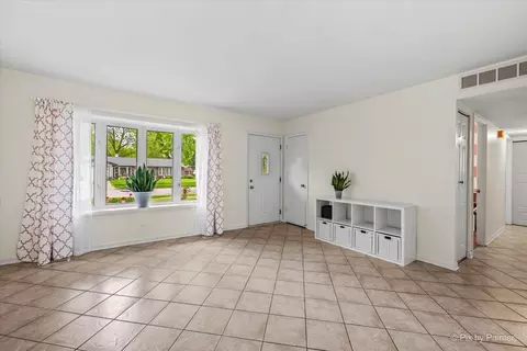 Living - 1185 Case Ln, Elgin, IL 60120 photo 2 of 3