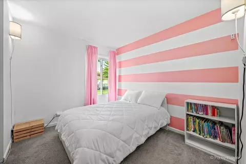 Bedroom - 1185 Case Ln, Elgin, IL 60120 photo 3 of 3