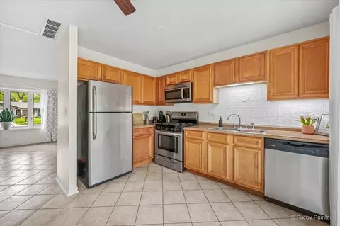 Kitchen - 1185 Case Ln, Elgin, IL 60120 photo 1 of 1
