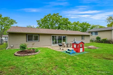 Exterior - 1185 Case Ln, Elgin, IL 60120 photo 2 of 4